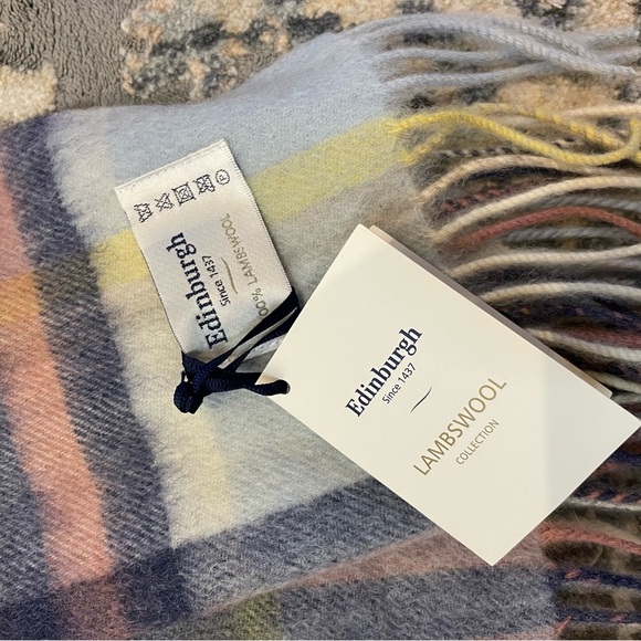 Edinburgh Lambswool Plaid Scarf - Picture 4 of 4